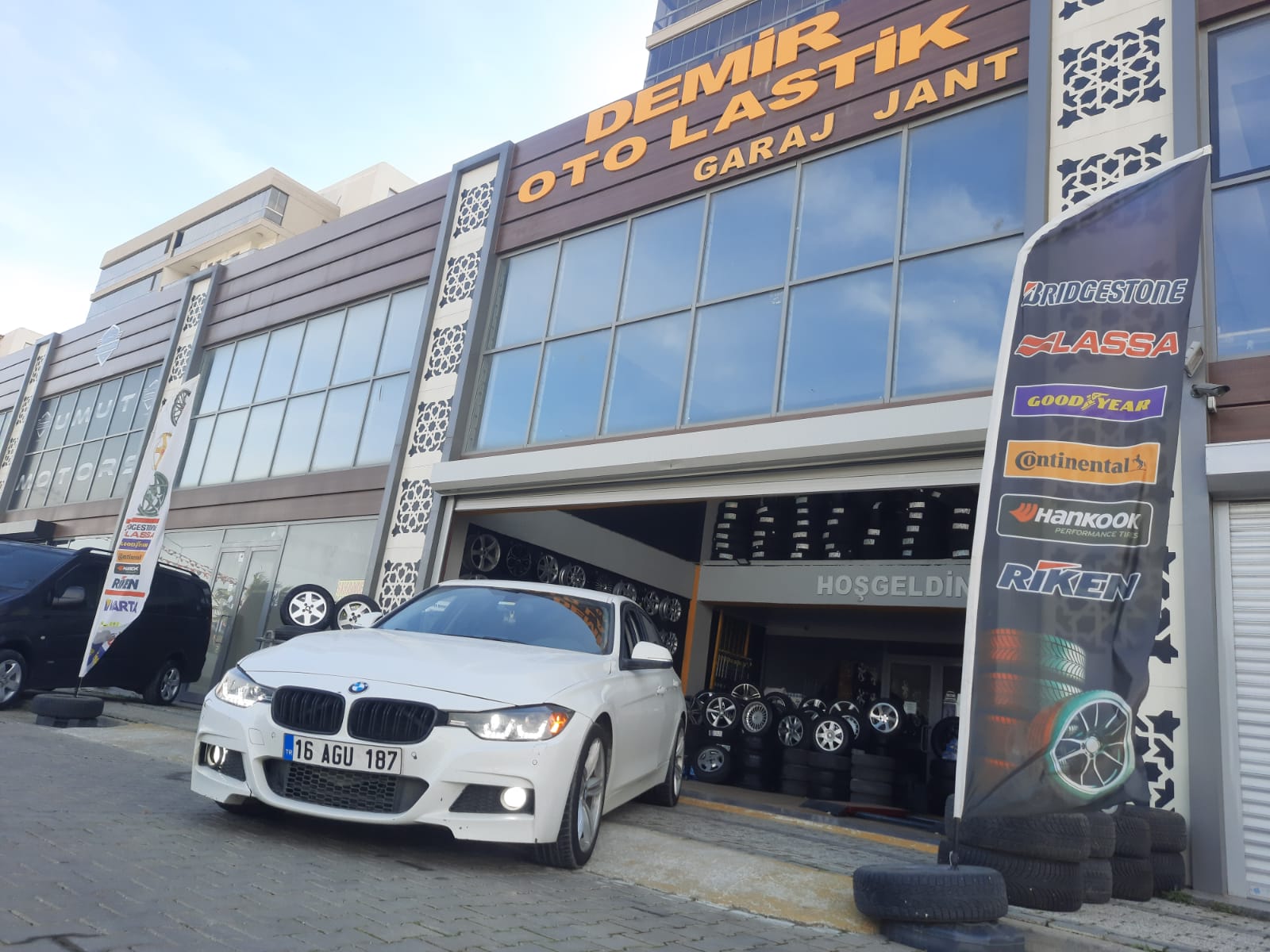 /galeri/Bursa-yunuseli-demir-oto-lastik2.jpeg